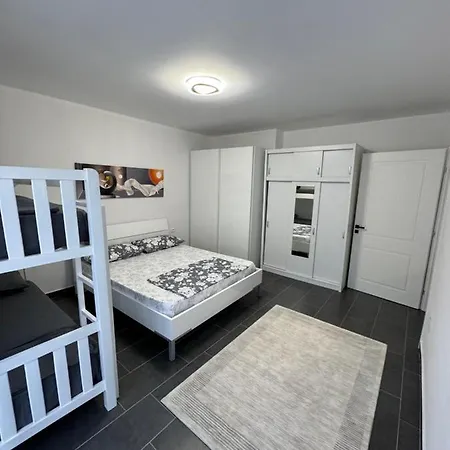 Seaside Sun And Fun Velipojë