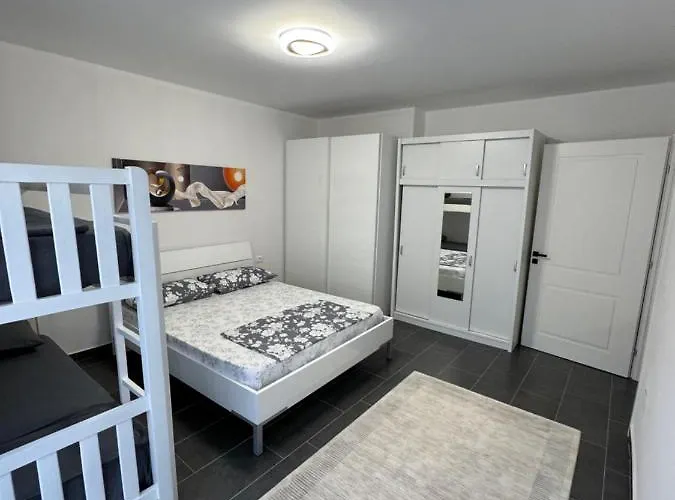 Seaside Sun And Fun Velipojë